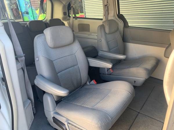 2009 Chrysler Town and Country seats 7 for sale in Bronx, NY – photo 7