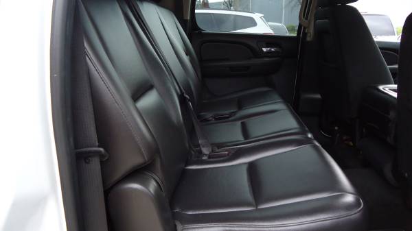 2010 CHEVROLET SUBURBAN 4x4 3 SEATER GREAT FAMILY TRUCK WINTER READY ! for sale in Lincoln, NE – photo 12