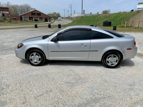 2009 Chevrolet Cobalt LS Coupe - - by dealer - vehicle for sale in Warsaw, IN – photo 4