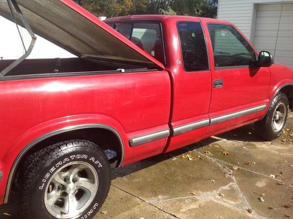 1998 CHEVY S-10 PICKUP for sale in New Franklin, OH – photo 2