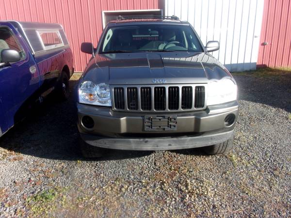 2007 Jeep Grand Cherokee 4x4 only (158k) miles VERY NICE - cars &... for sale in fall creek, WI – photo 2