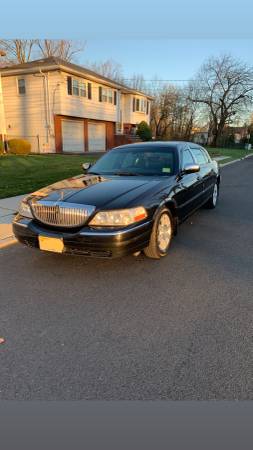 Lincoln Town Car - cars & trucks - by owner - vehicle automotive sale for sale in Teaneck, NJ