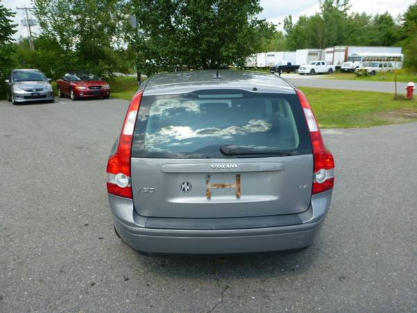 2005 VOLVO V50 WAGON LEATHER INTERIOR RUNS AND DRIVES GOOD GREAT PRICE for sale in Milford, ME – photo 4