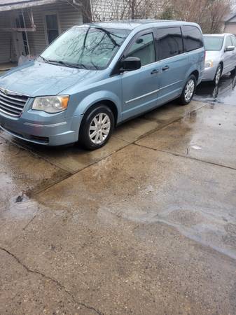2008 chrysler town and country for sale in Harrison, OH