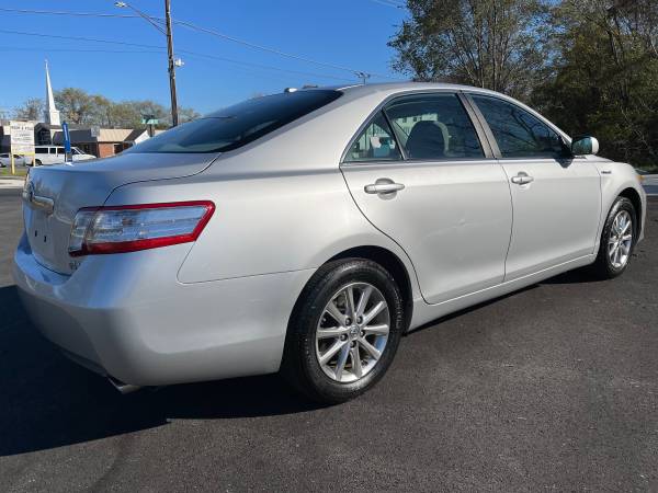 2010 Toyota Camry Hybrid - cars & trucks - by owner - vehicle... for sale in Silver Spring, District Of Columbia – photo 4