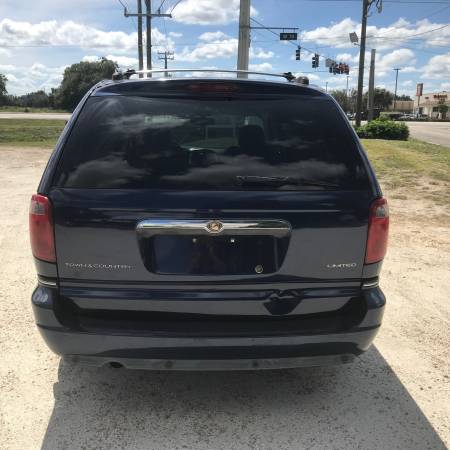 2005 CHRYSLER TOWN & COUNTRY MINI VAN...STOW N GO for sale in Arcadia, FL – photo 4