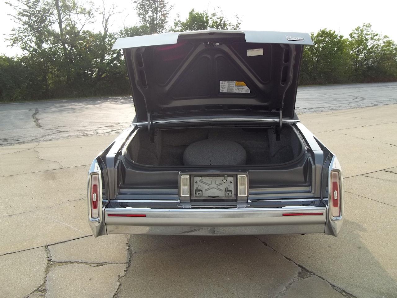 1992 Cadillac Fleetwood for sale in O'Fallon, IL – photo 95