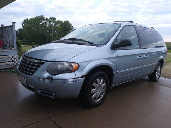 2006 Chrysler Town and Country for sale in Plum City, MN – photo 7