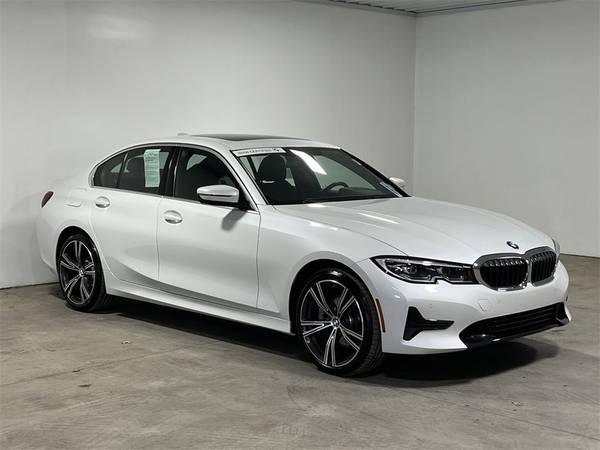 2021 BMW 3 Series 330i xDrive - - by dealer - vehicle for sale in Buffalo, NY – photo 10