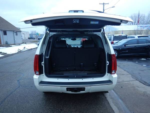2008 Cadillac Escalade AWD 4dr - cars & trucks - by dealer - vehicle... for sale in Oakdale, MN – photo 9