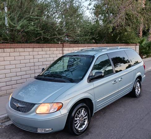 2001 Chrysler Town & Country Limited for sale in Las Vegas, NV