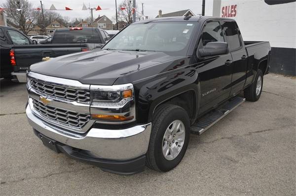 2018 Chevrolet Chevy Silverado 1500 LT - cars & trucks - by dealer -... for sale in Chicago, IL – photo 7