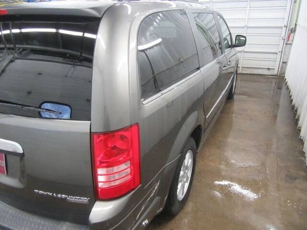 2010 Chrysler Town and Country Touring 4dr Mini Van for sale in MENASHA, WI – photo 7