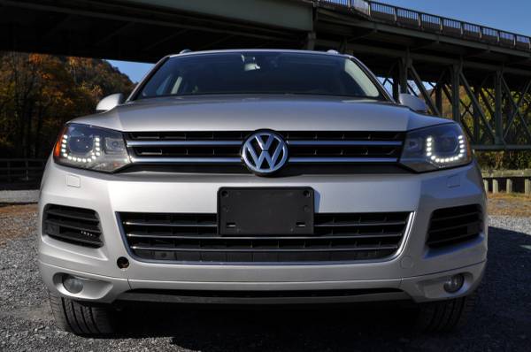 2012 Volkswagen Touareg TDI Luxury AWD for sale in Laurys Station, PA – photo 2
