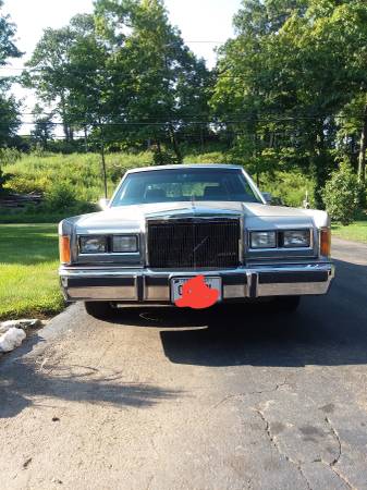 1989 Lincoln Towncar for sale in North Branford , CT – photo 2