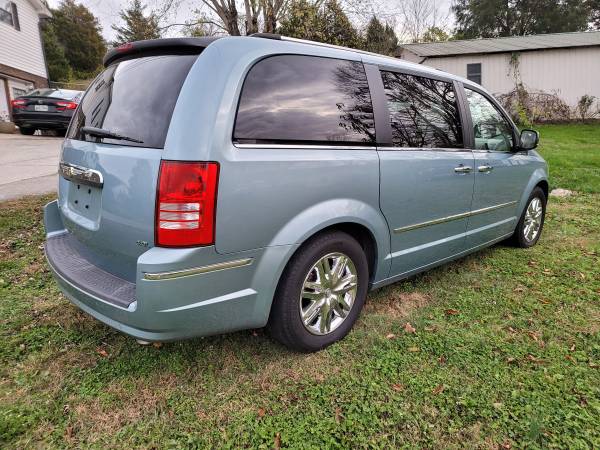 2008 Chrysler town and country limited great condition - cars &... for sale in Morristown, TN – photo 2
