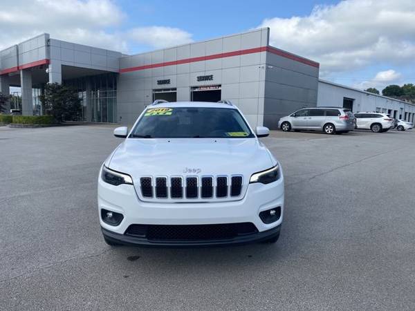2019 Jeep Cherokee 4X4 Latitude Plus - - by dealer for sale in Somerset, KY – photo 4