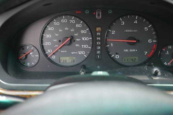 2000 Subaru Outback LTD Sedan 45k on rebuilt engine, bad transmission for sale in Bellevue, WA – photo 3