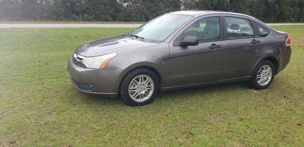 **2011 Ford Focus Se** - cars & trucks - by owner - vehicle... for sale in Campbellton, AL