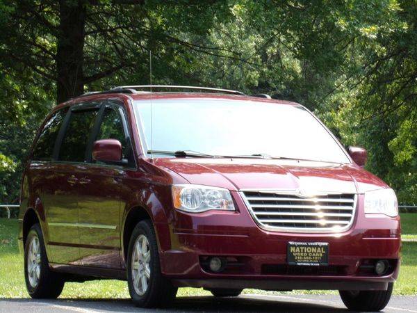2009 Chrysler Town Country Touring for sale in Madison , OH – photo 2