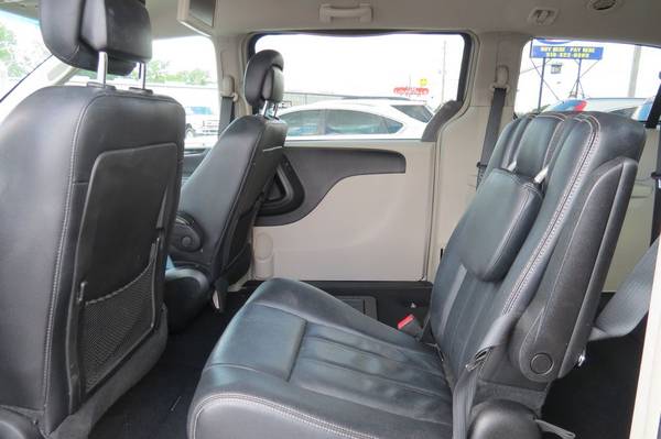 2014 Chrysler Town & Country - 3800 down - - by for sale in Monroe, LA – photo 15