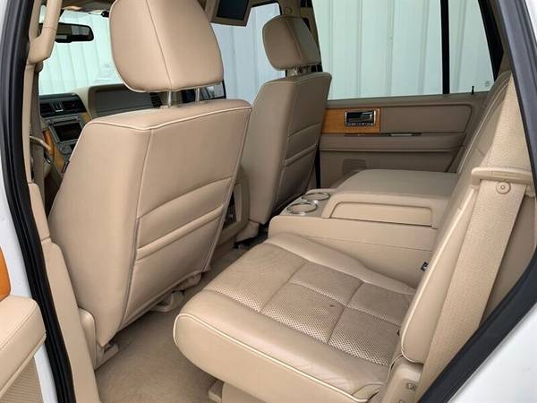 2008 Lincoln Navigator ** 4WD ** DVD ** 3rd Row Seating ** Well Mainta for sale in Madison, WI – photo 15