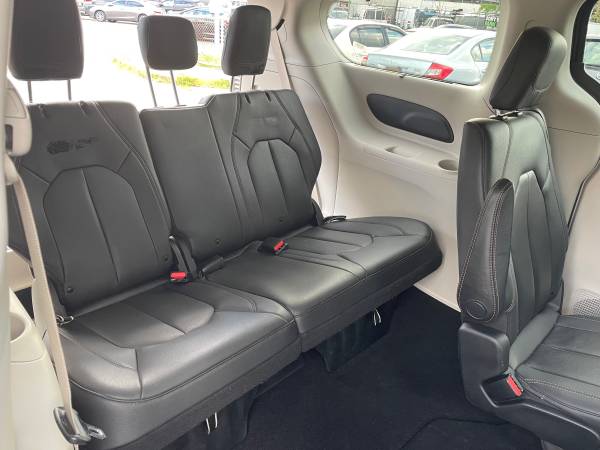 Crysler Pacifica 2020 - - by dealer - vehicle for sale in Brooklyn, NY – photo 15