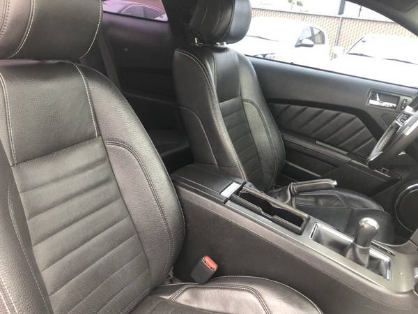 2012 Ford Mustang V6 Premium (Manual, 6-Spd ) coupe for sale in El Cajon, CA – photo 4