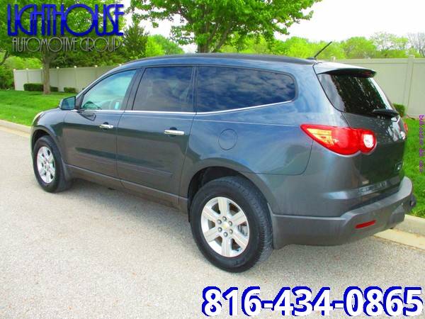 CHEVROLET TRAVERSE LT - - by dealer - vehicle for sale in Lees Summit, MO – photo 2