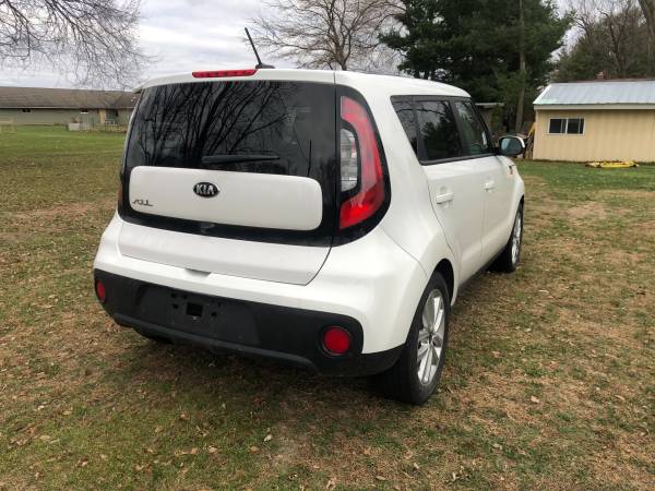 For Sale - '17 Kia Soul - cars & trucks - by owner - vehicle... for sale in Onalaska, WI – photo 4
