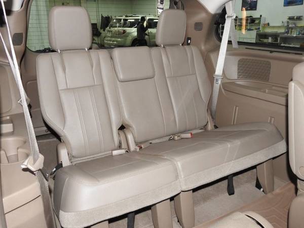 2011 CHRYSLER TOWN&COUNTRY TOURING L,PRICED TO SELL TODAY-STOP BY NOW for sale in Detroit, MI – photo 10