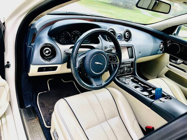 2011 Jaguar XJL Extra Clean for sale in Buffalo Grove, IL – photo 8