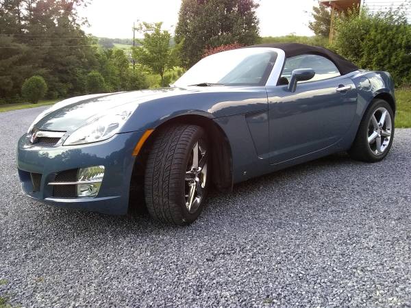 Saturn Sky Roadster Sports car convertible for sale in Bristol, TN