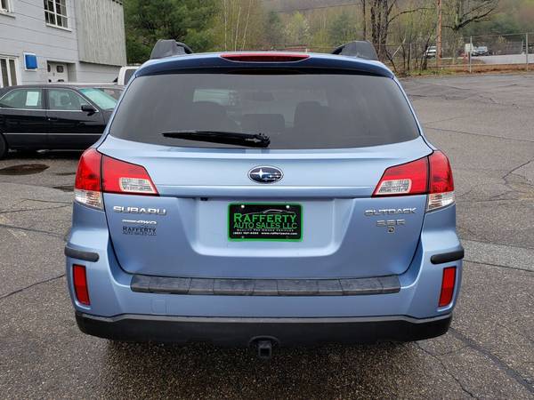 2010 Subaru Outback Wagon Limited AWD, 232K, 3 6R, Nav, Bluetooth for sale in Belmont, NH – photo 4