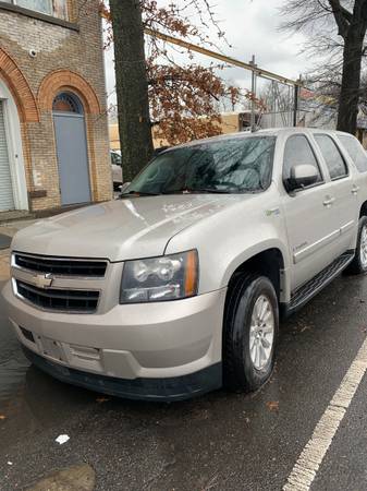 2009 Chevy Tahoe hybrid - cars & trucks - by owner - vehicle... for sale in Little Neck, NY
