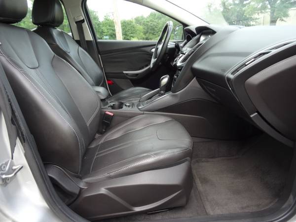 2013 Ford Focus Titanium low miles very nice! $ 8100 OBO for sale in Gulfport , MS – photo 10