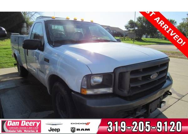 2004 Ford F 350SD RWD 2D Standard Cab / Cab/Chassis XL for sale in Waterloo, IA