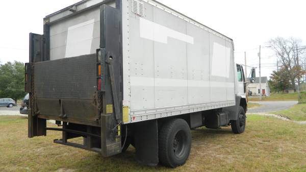 2004 STERLING SC-8000 box truck POWER TAILGATE for sale in douglas, MA – photo 6