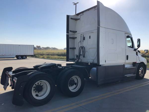 2018 Freightliner Cascadia (399k miles) Unit 18232 for sale in Joliet, IL – photo 4