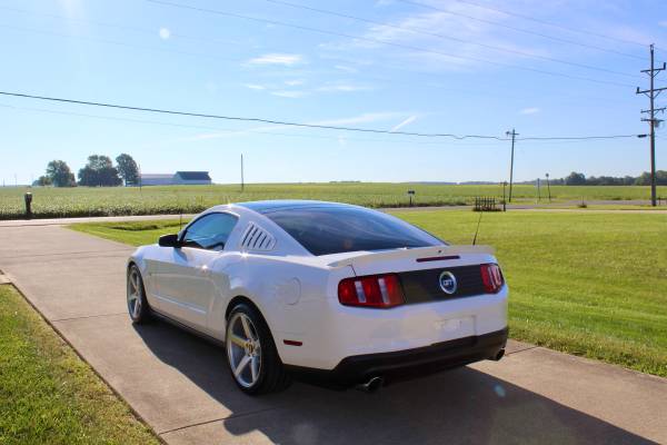 GT Premium Mustang 2010 - cars & trucks - by owner - vehicle... for sale in New Palestine, IN – photo 5