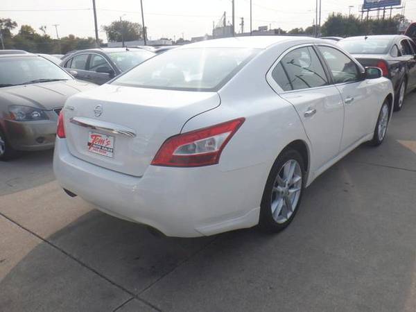 2010 Nissan Maxima 3.5 S - cars & trucks - by dealer - vehicle... for sale in URBANDALE, IA – photo 2