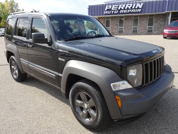 2010 JEEP LIBERTY RENEGADE 4x4 - - by dealer - vehicle for sale in Comstock Park, MI – photo 5