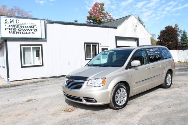 2013 CHRYSLER TOWN AND COUNTRY TOURING for sale in Elma, NY – photo 2