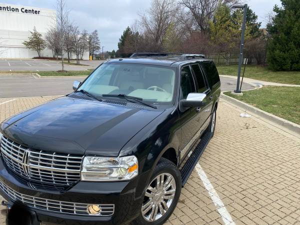 Lincoln Navigator Long base AWD - cars & trucks - by owner - vehicle... for sale in Hoffman Estates, IL