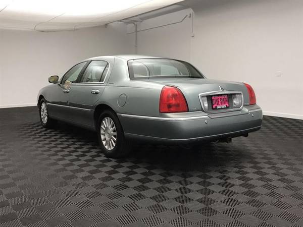 2004 Lincoln Town Car Signature Sedan - - by dealer for sale in Coeur d'Alene, WA – photo 3