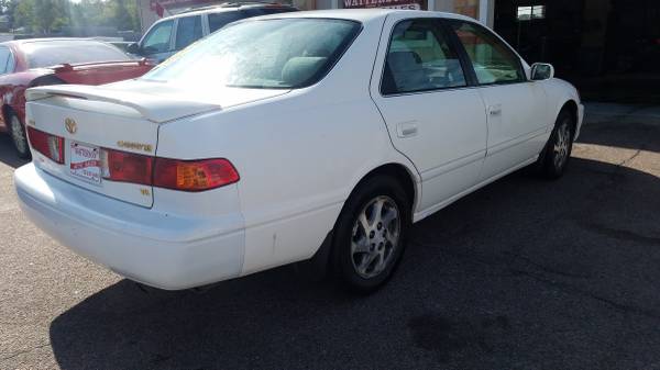 2000 Toyota Camry XLE for sale in Sioux City, IA – photo 3