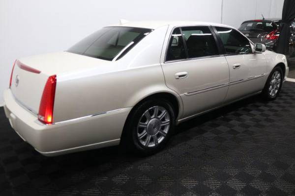 2009 Cadillac DTS Luxury II - - by dealer - vehicle for sale in CHANTILLY, District Of Columbia – photo 2