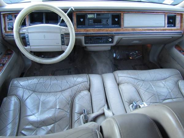 1993 Lincoln Town Car Signature for sale in Indianapolis, IN – photo 16