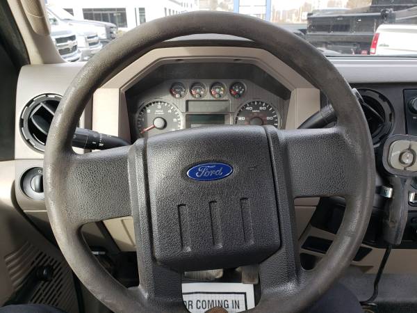 2009 Ford F250 Super duty 4WD - Low mileage & a PLOW for sale in West Bridgewater, MA – photo 14