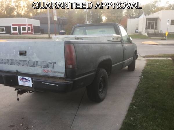 1990 Chevrolet 1500 Reg Cab 117.5" WE GUARANTEE CREDIT APPROVAL!... for sale in Des Moines, IA – photo 6